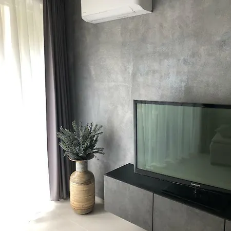 Luxury With Private Garden