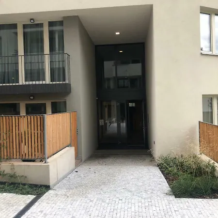 Luxury With Private Garden Прага