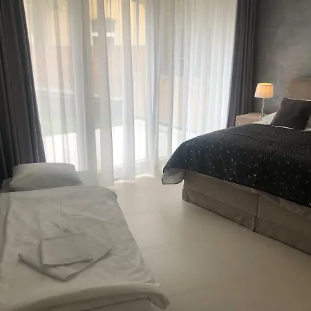 Апартаменты Luxury With Private Garden Прага